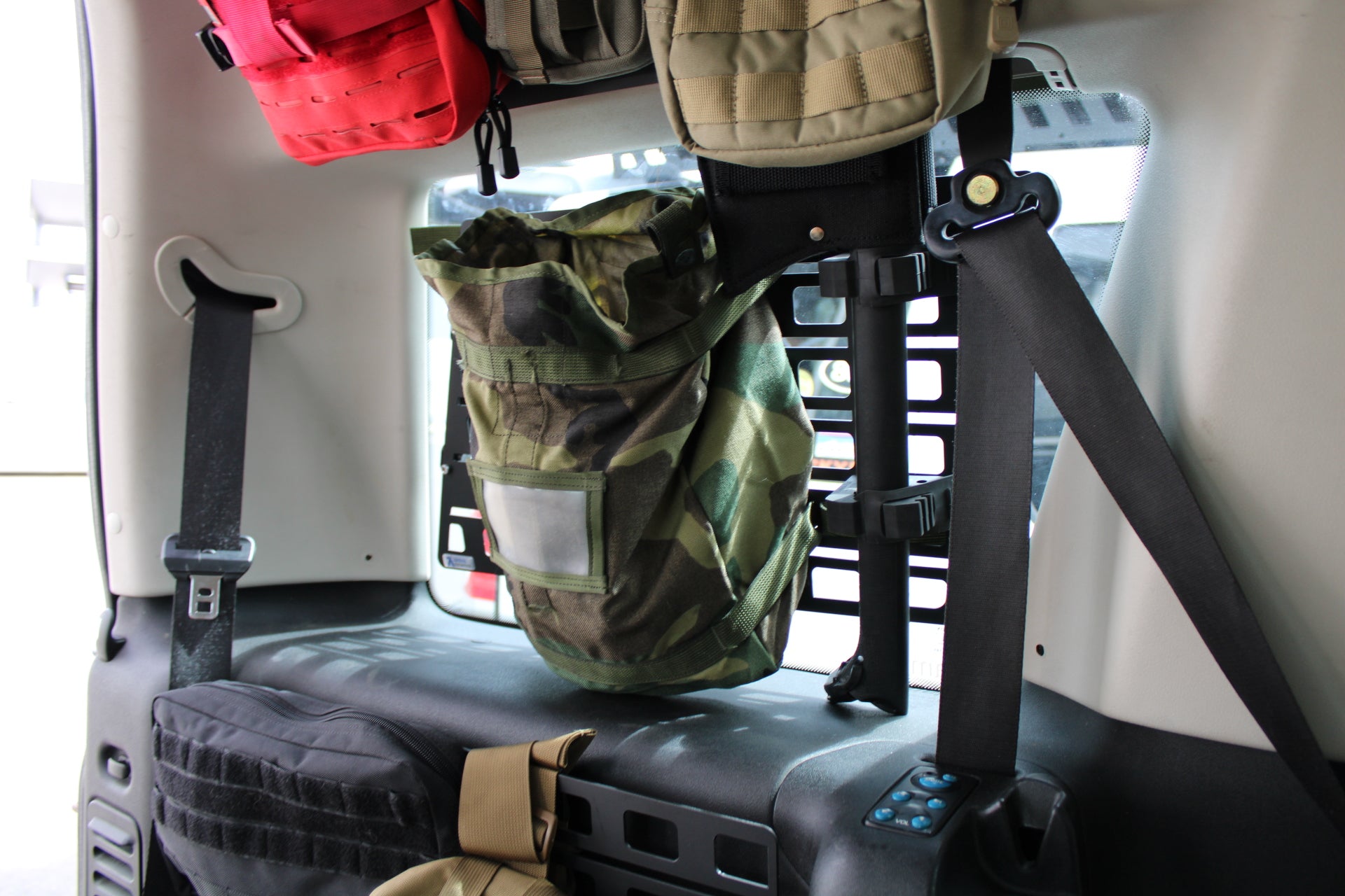 Molle Panel for Discovery L319 Gullwing - LRP